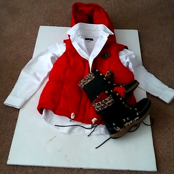 Abercrombie & Fitch Jackets & Blazers - Puffer Vest Jacket Red Abercrombie &Fitch Size M . Women